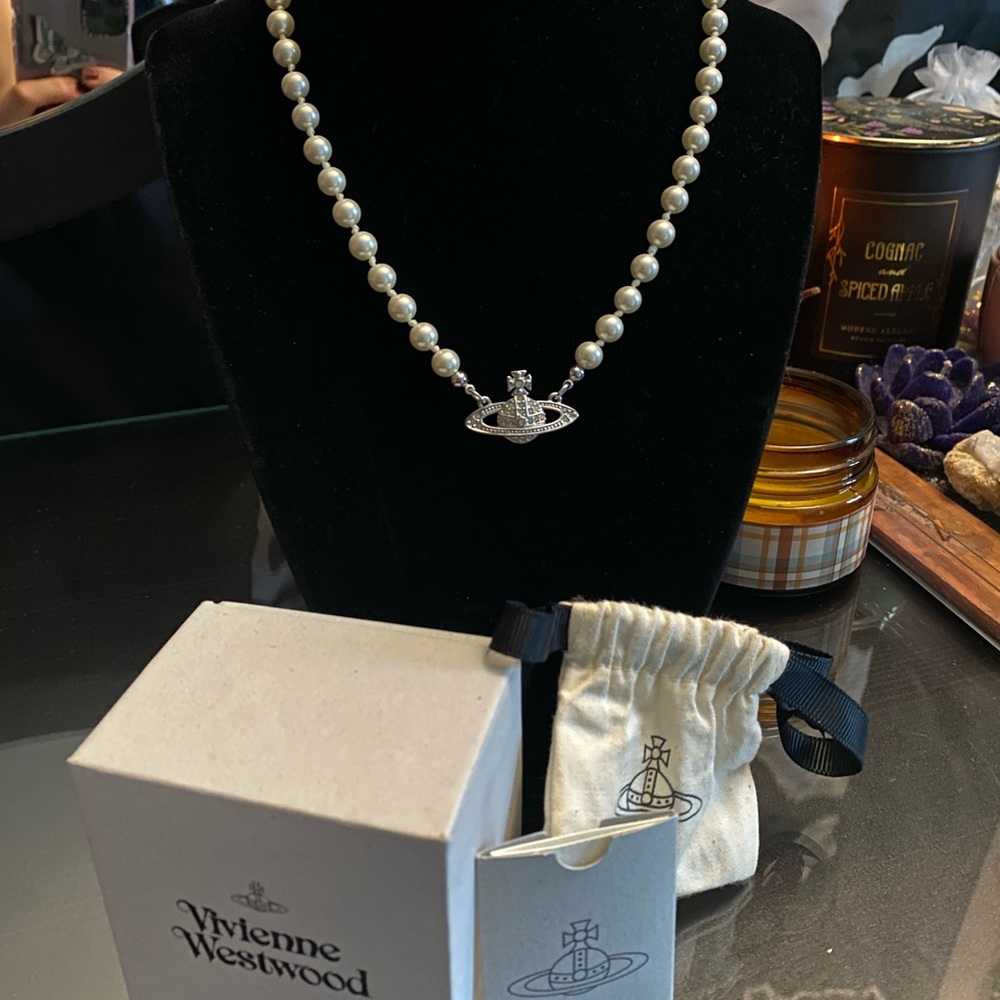 VIVENNE WESTWOOD MINI BAS RELIEF CHOKER PEARL